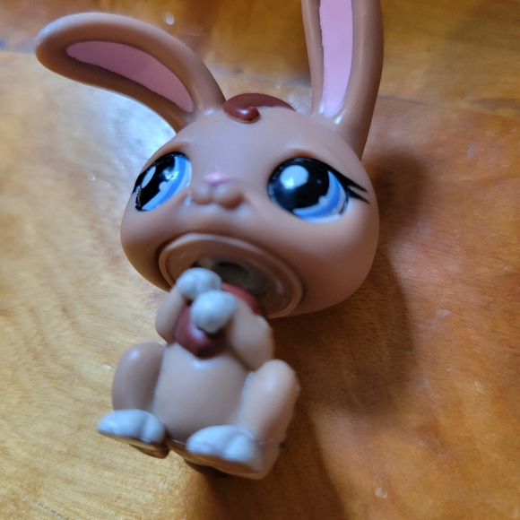 Littlest Pet Shop LPS #1766 Bunny Rabbit Brown Blue Eyes 2007 - Picture 12 of 12